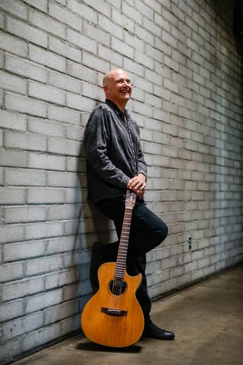 Gallery photo 4 of Bill Dutcher - Modern Acoustic Guitarist