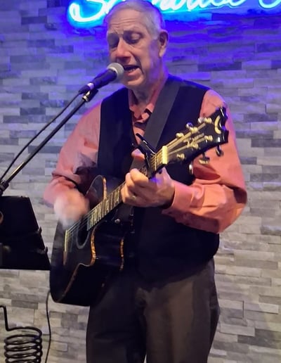 Gallery photo 1 of Bill Reidy Solo Acoustic