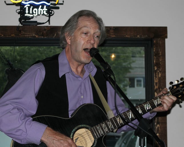 Gallery photo 4 of Bill Reidy Solo Acoustic
