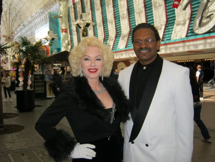 Gallery photo 10 of Billy Dee Williams Impersonator - Jimmie Morgan