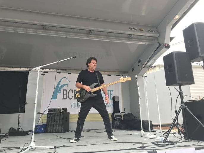 Gallery photo 6 of Streetlife Serenade "The Billy Joel Experience"