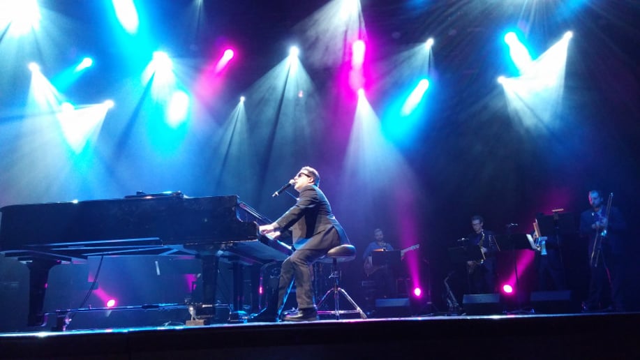 Gallery photo 10 of David James - Piano/Singing Entertainment
