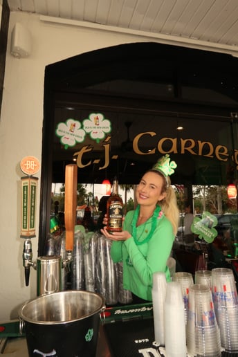 Gallery photo 6 of Palm & Pour Events