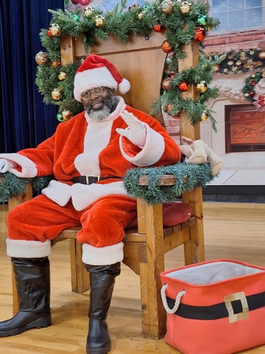 Gallery photo 7 of Black Santa Harold Miami