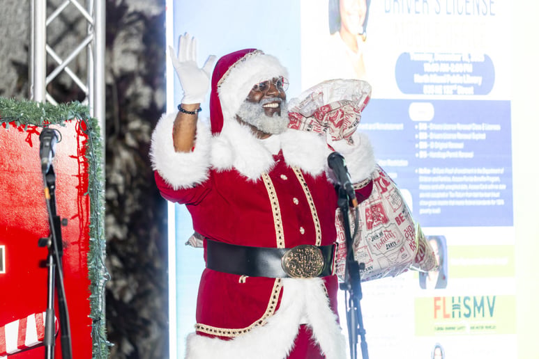 Gallery photo 1 of Black Santa Harold Miami