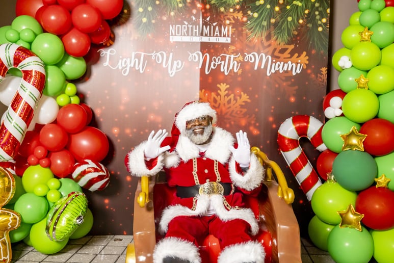 Gallery photo 3 of Black Santa Harold Miami