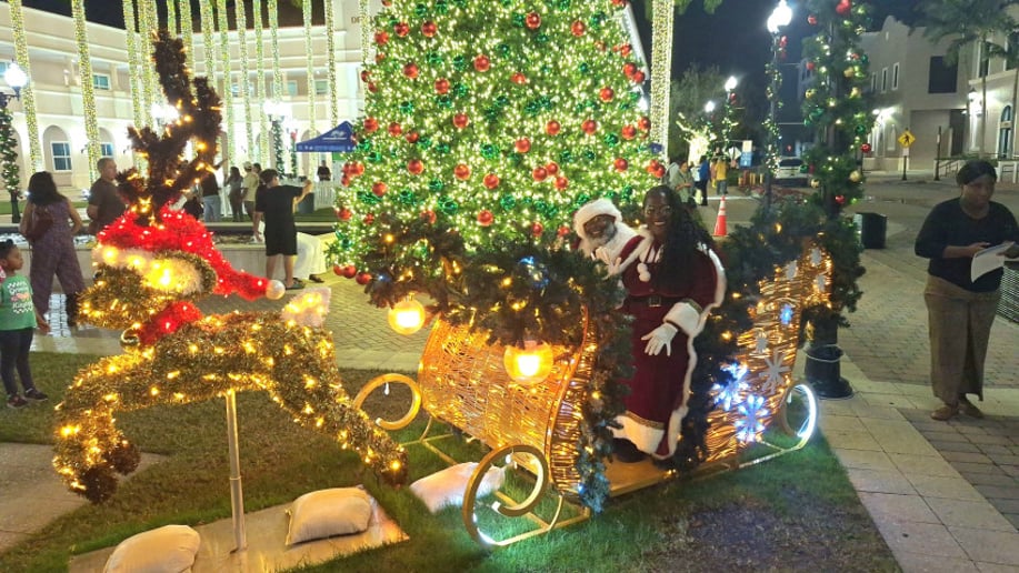 Gallery photo 5 of Black Santa Harold Miami