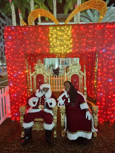 Gallery photo 9 of Black Santa Harold Miami