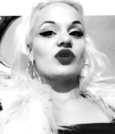 Gallery photo 4 of New Age Marilyn