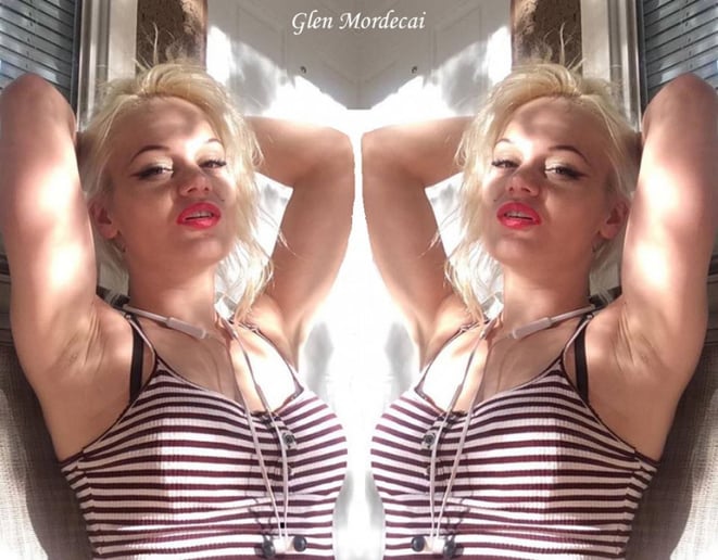 Gallery photo 6 of New Age Marilyn