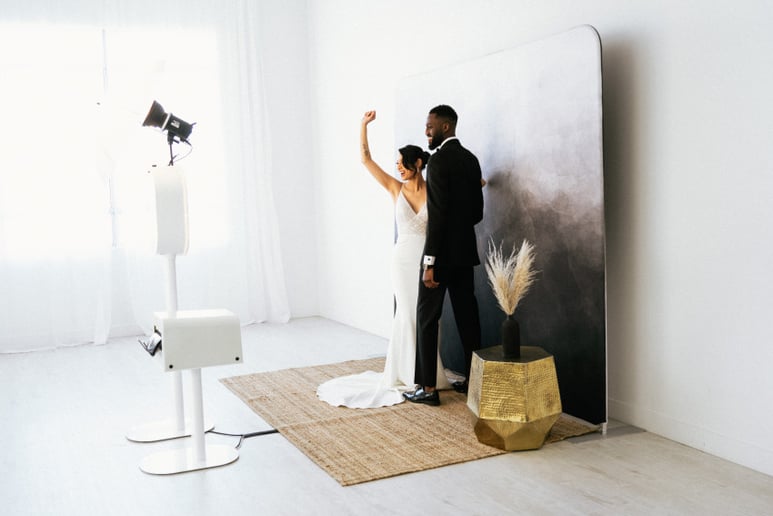 Gallery photo 4 of Bloom and Pose