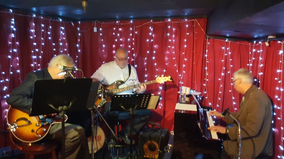 Gallery photo 2 of Blue Chips band