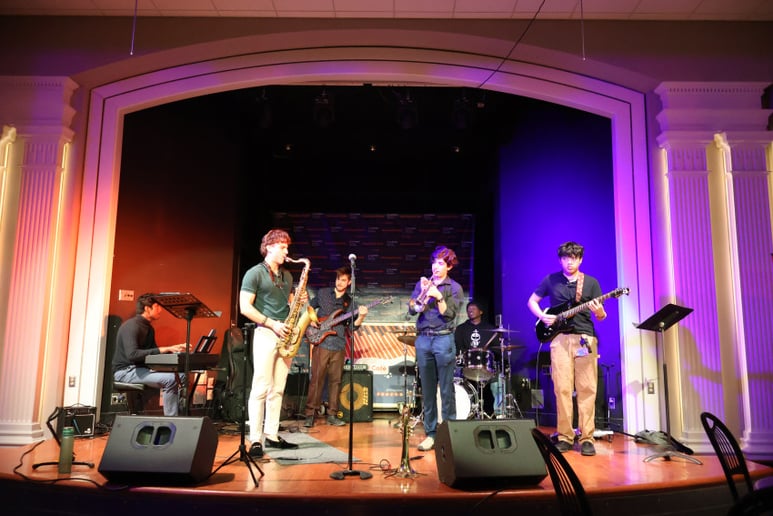 Gallery photo 3 of Blue Lu's Serenades