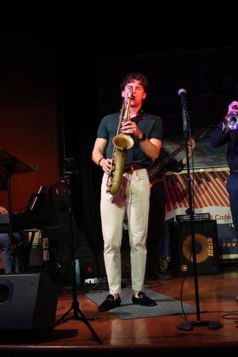 Gallery photo 5 of Blue Lu's Serenades