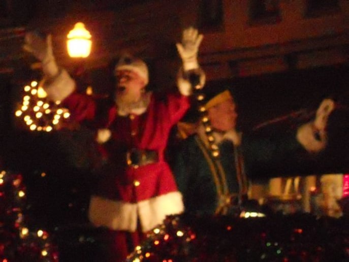 Gallery photo 1 of Bluegrass Santa