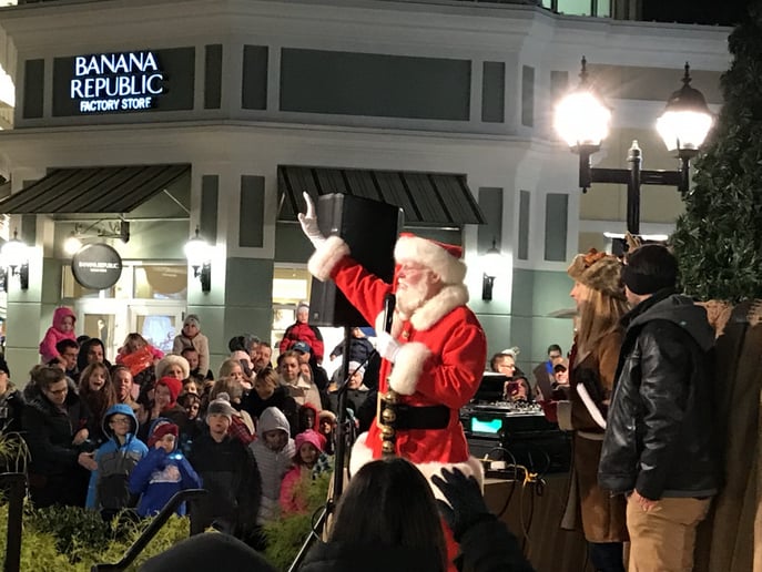 Gallery photo 4 of Bluegrass Santa