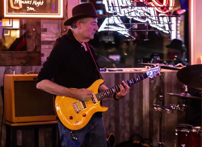 Gallery photo 3 of Blues Circle