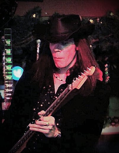 Gallery photo 2 of Blues Gator