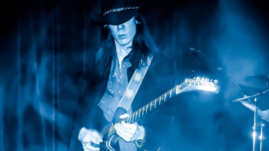 Gallery photo 4 of Blues Gator