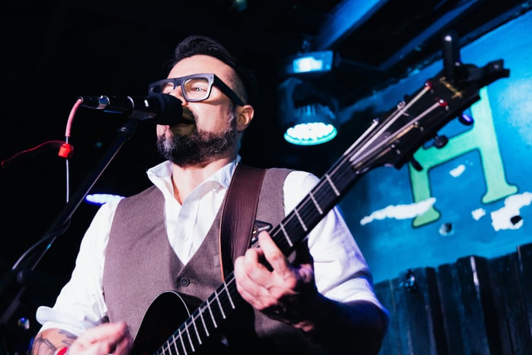 Gallery photo 8 of Blues n’a Suitcase
