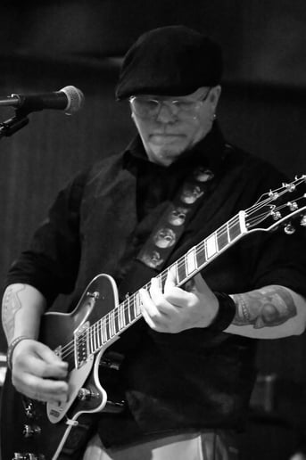 Gallery photo 1 of Bluesdog Cash Band 