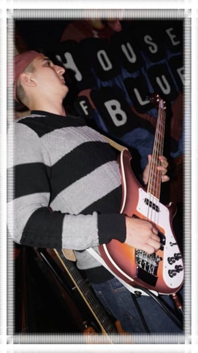 Gallery photo 2 of Blues/Rock Bassist