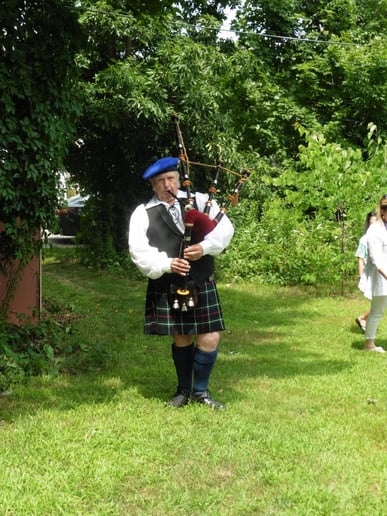 Gallery photo 32 of Bob Cameron, Piper