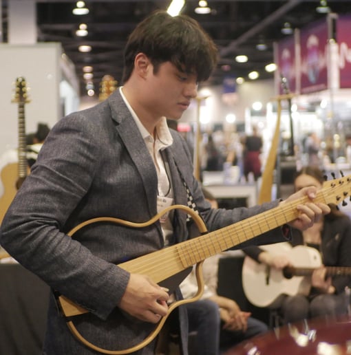 Gallery photo 1 of Bob Ma - Solo Acoustic Guitar