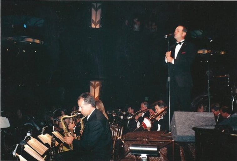 Gallery photo 1 of Bobby Barron and his swing thing band
