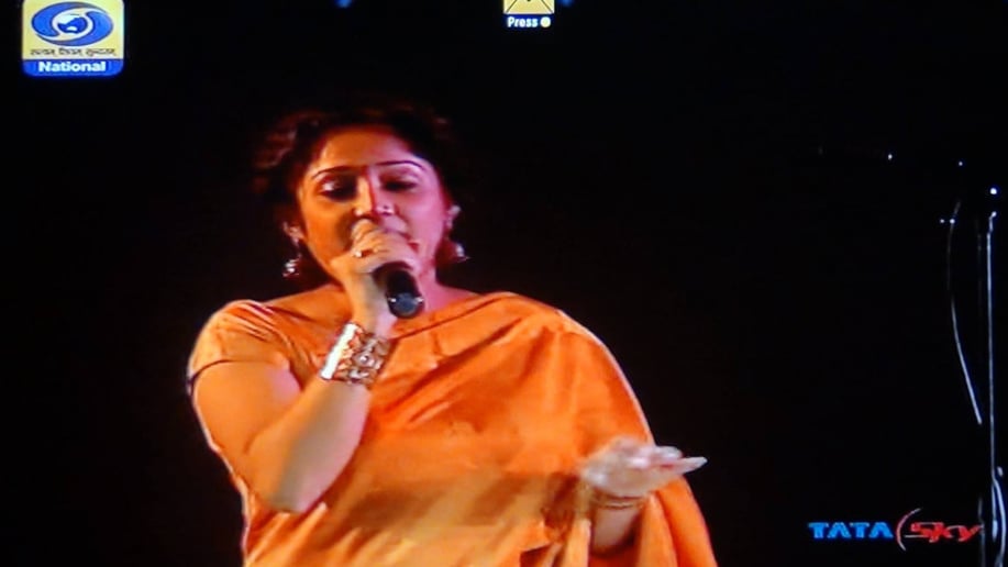 Gallery photo 2 of Bollywood Solo and Band Performer