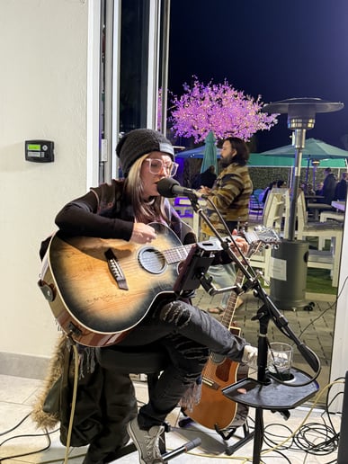 Gallery photo 6 of BonfireSessions239