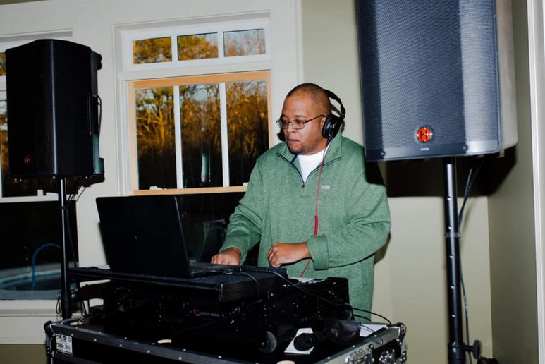 Gallery photo 1 of Boogie Nights DJs