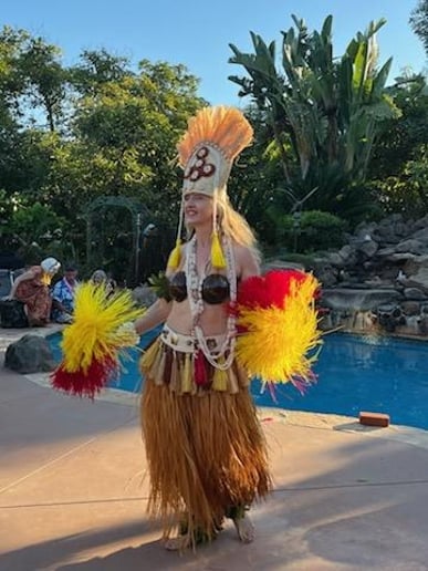 Gallery photo 12 of Borka Dancer