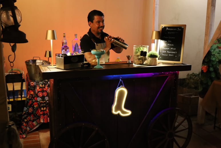 Gallery photo 1 of Borrachos Mobile Bar