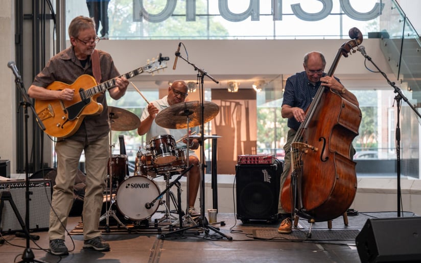Gallery photo 1 of Russ Hanchin Trio - (duo option available)
