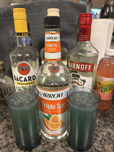 Gallery photo 4 of BossLady's Pour Decision