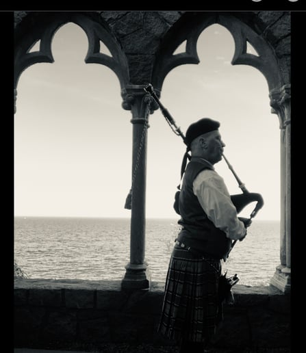 Gallery photo 3 of Boston Bagpipers