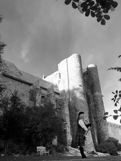 Gallery photo 4 of Boston Bagpipers