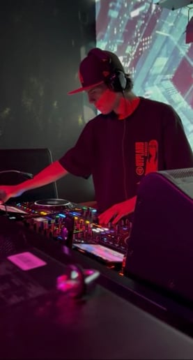 Gallery photo 6 of BrandonMusic