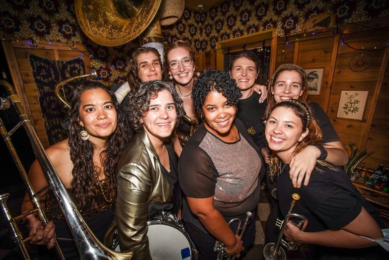 Gallery photo 2 of Brass Queens
