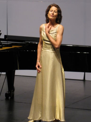 Gallery photo 1 of Brava Soprano
