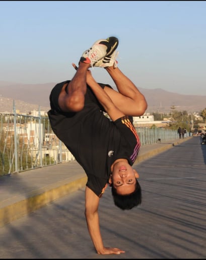 Gallery photo 1 of Break dancer and other styles of dance