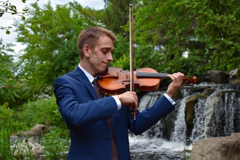 Gallery photo 1 of Brian Ostrega, Violinist