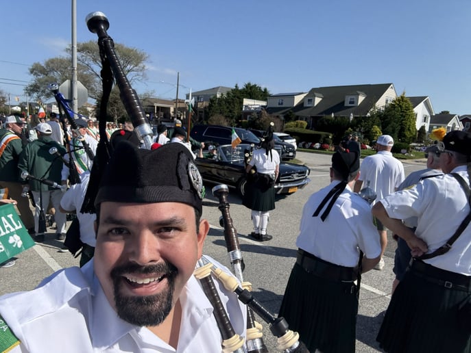 Gallery photo 2 of Brian The Bagpiper