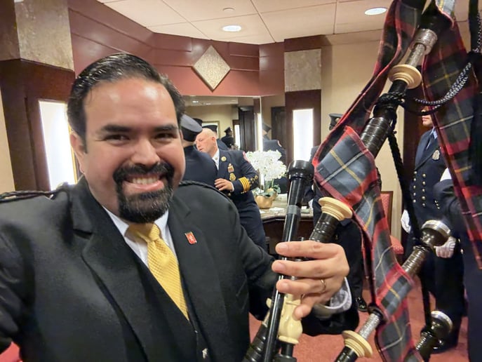 Gallery photo 4 of Brian The Bagpiper