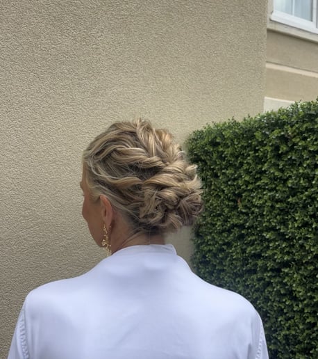 Gallery photo 1 of MB's Bridal Hairstyling