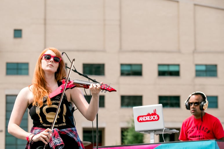 Gallery photo 13 of Brigit O'Regan - Electric Violinist