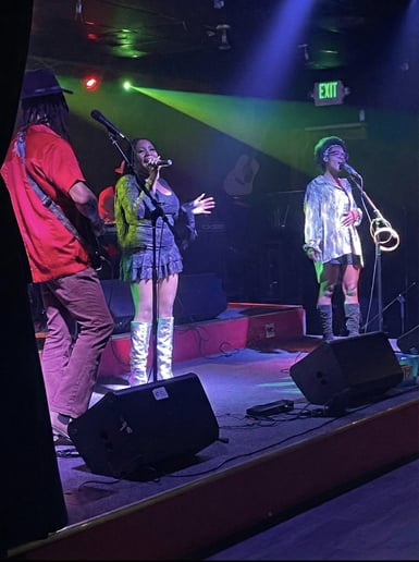 Gallery photo 1 of Brittani Jay Live