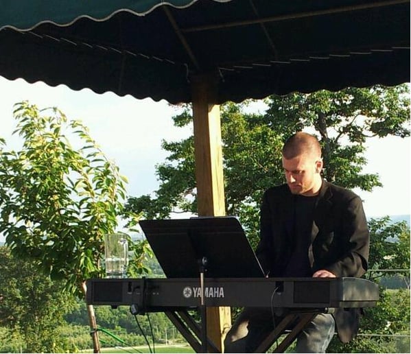 Gallery photo 2 of Bryan Herber - Piano/Keyboards