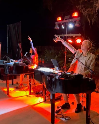 Gallery photo 4 of B's Keys Dueling Pianos